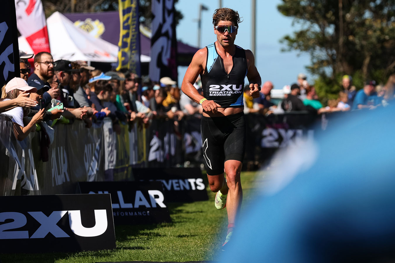 https://www.2xutriathlonseries.com.au/wp-content/uploads/2021/11/2xu-triathlon-series-2022-race-1-elwood1644.jpg